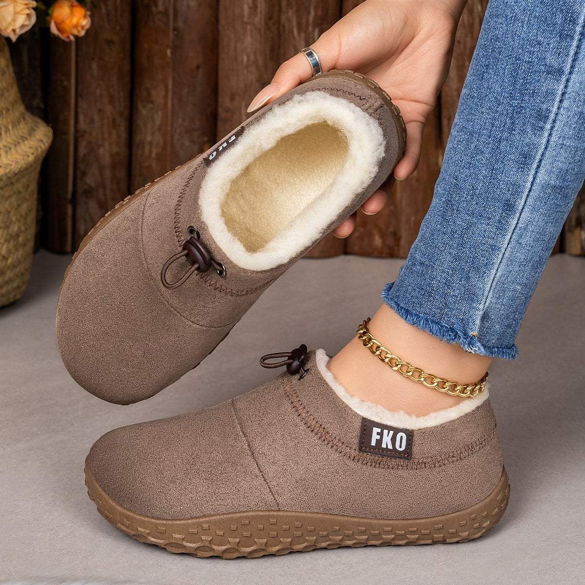 😍Last Day 50% OFF🔥Women’s Warm Plush-Lined Mules – Warm, Comfortable & Non-Slip Winter Shoes