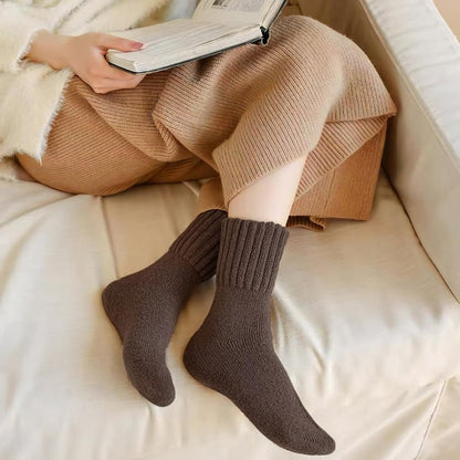 🔥(5 Pairs)Complete Your Comfort: Pair Your New Boots with the Cosiest Winter Socks!